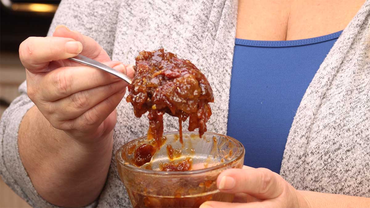 showing thickened tomato bacon jam