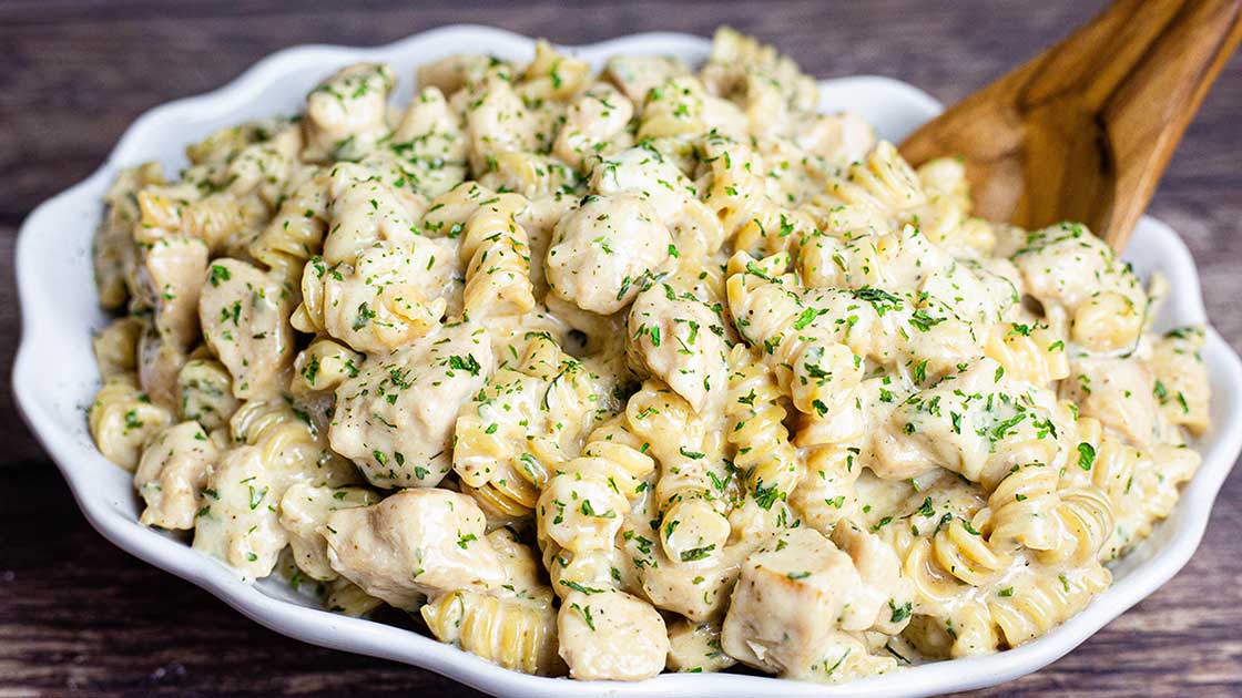 Garlic Parmesan Chicken Pasta - The Salted Pepper